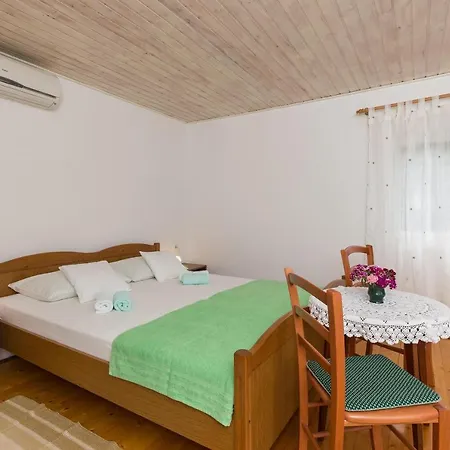 Miskovic - Studio With Balcony And Sea View *